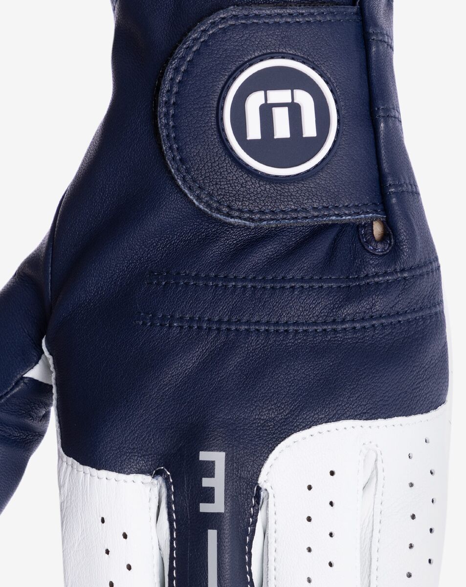 BETWEEN THE LINES 2.0 GOLF GLOVE 2